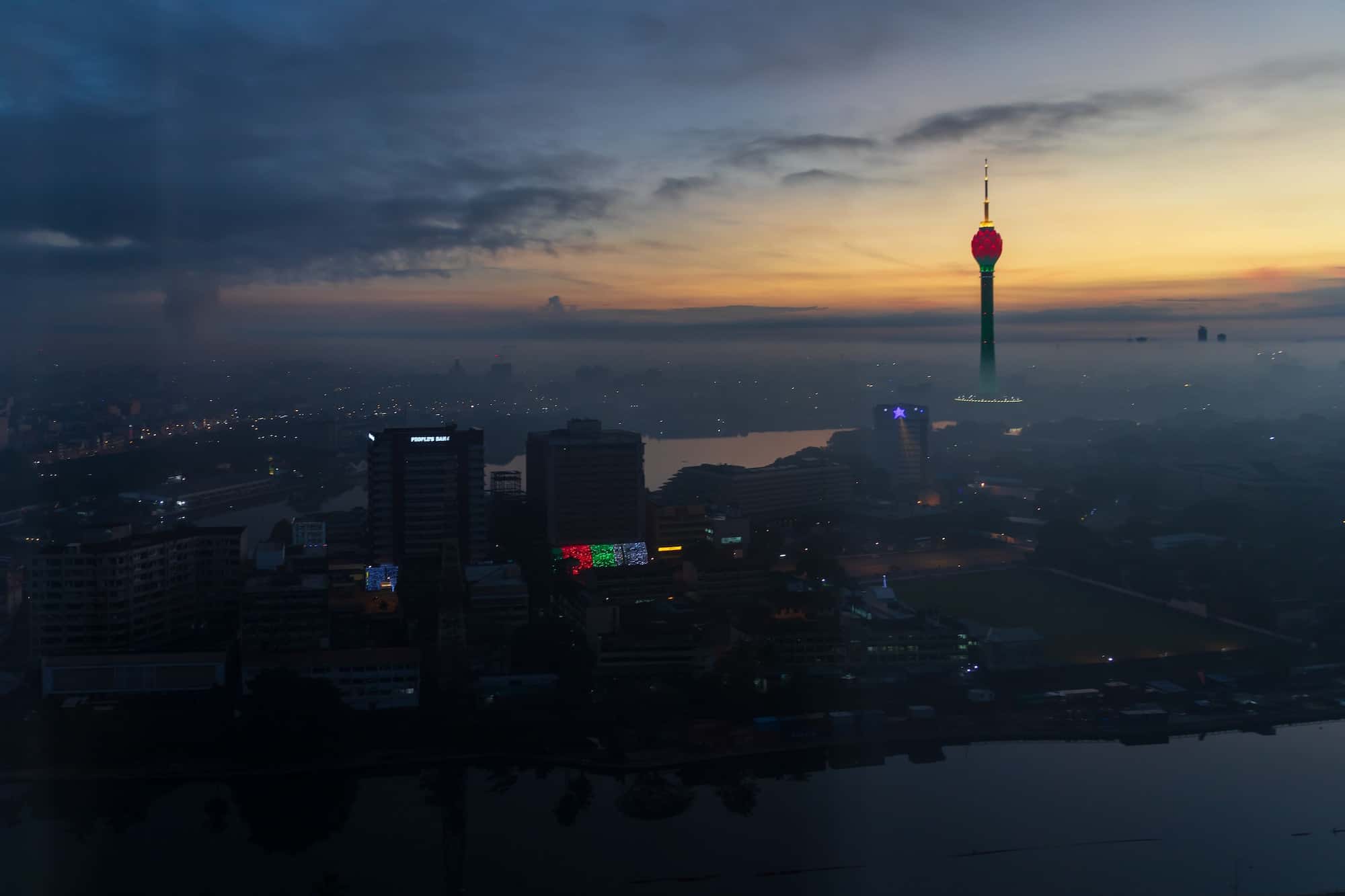 Colombo bei Nacht Skyline