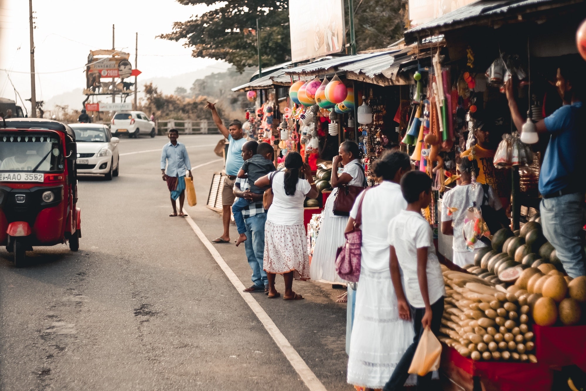 typischer straßen shop in tangalle sri lanka