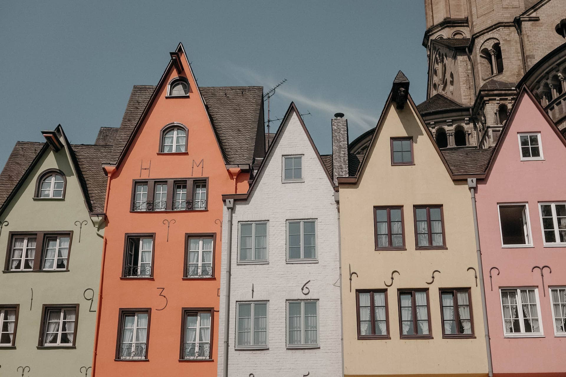 köln altstadt bunte häuser