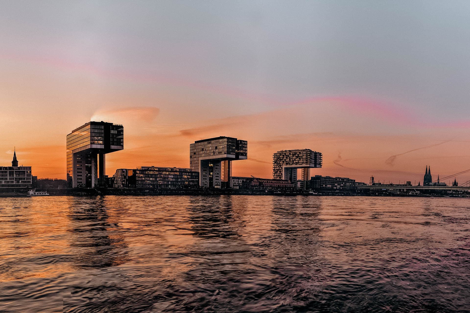 köln kranhäuser rheinauhafen sonnenuntergang