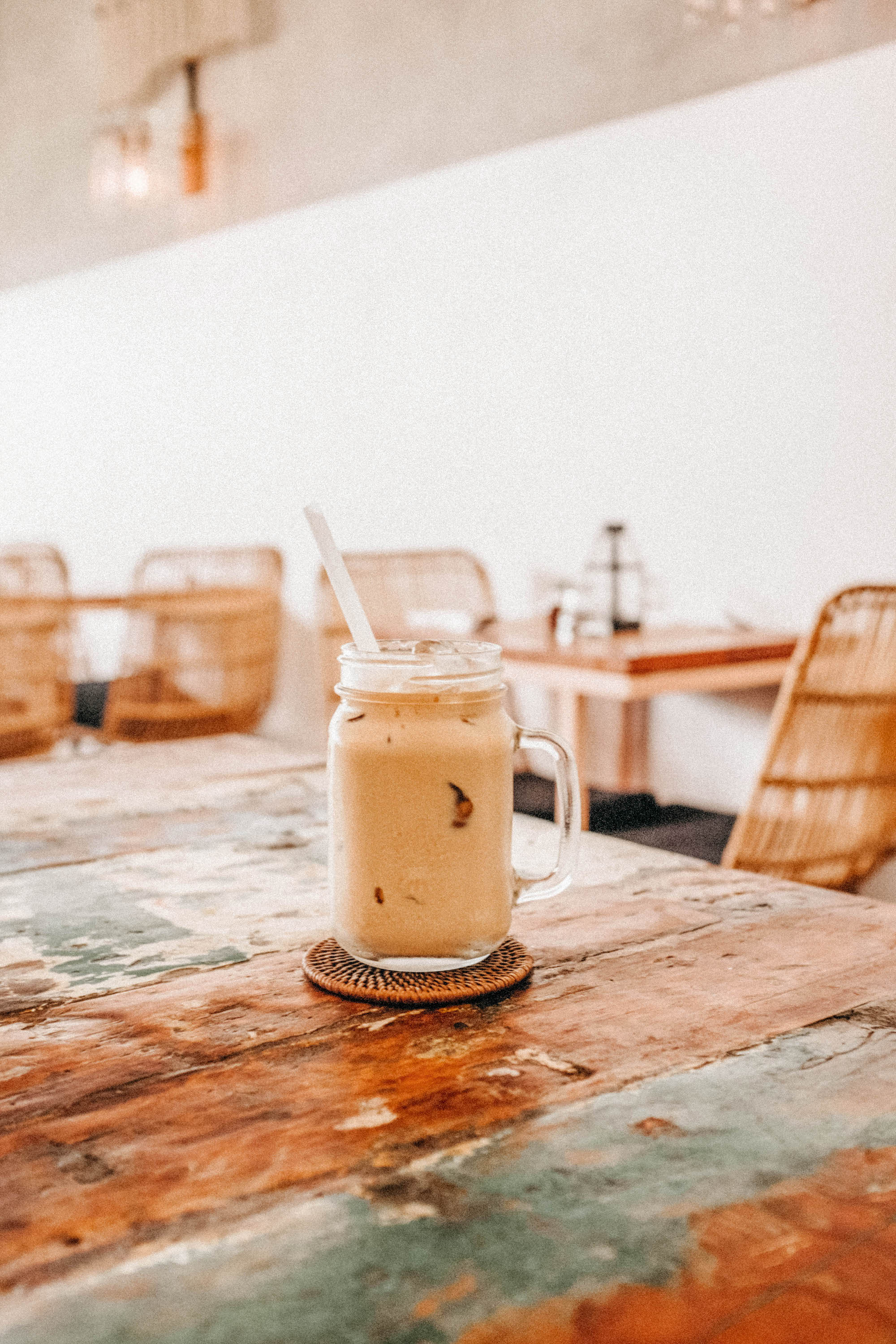 die besten cafes und restaurants in canggu auf bali hier gibt es eiskaffee