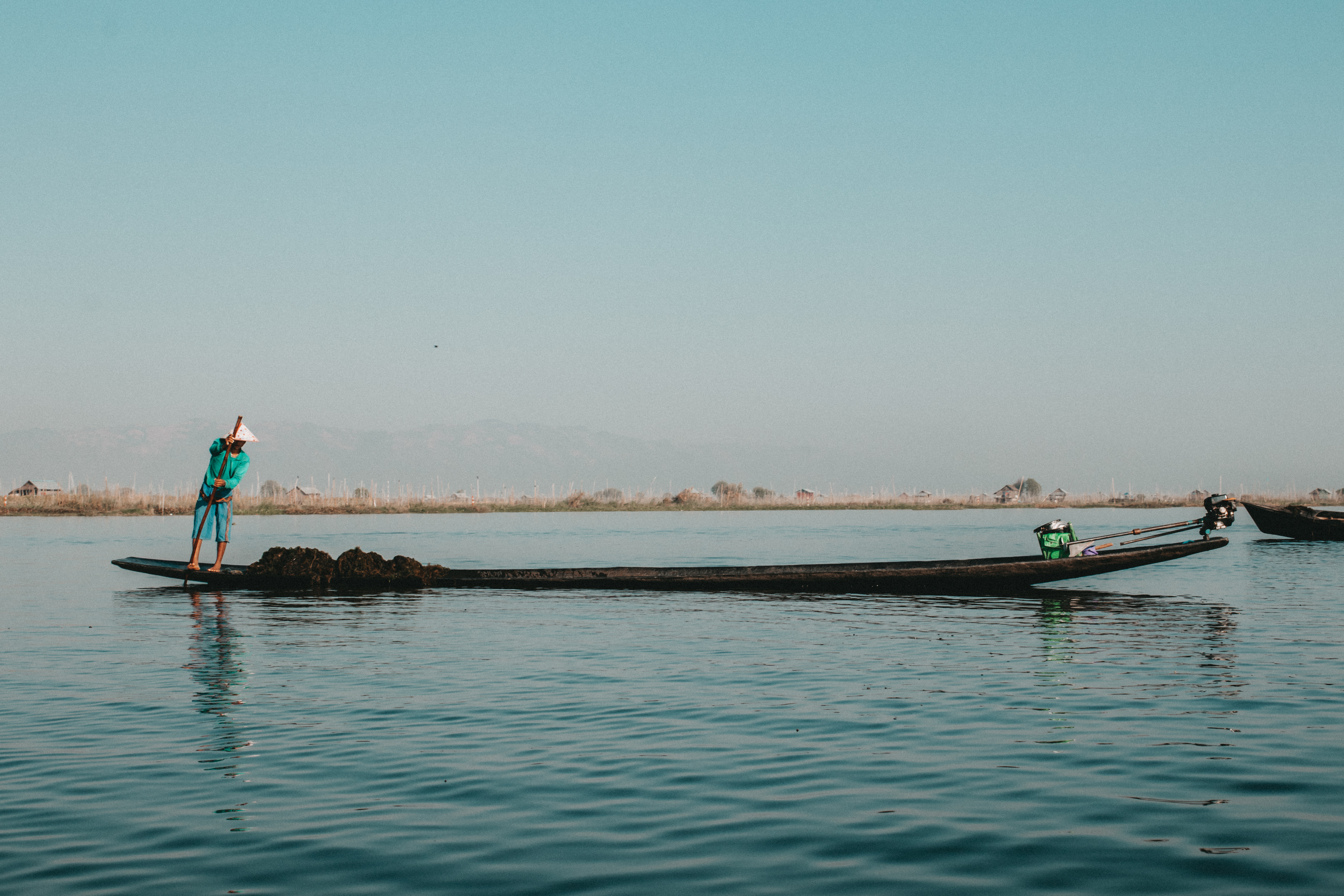 gärtner auf dem inle lake in myanmar