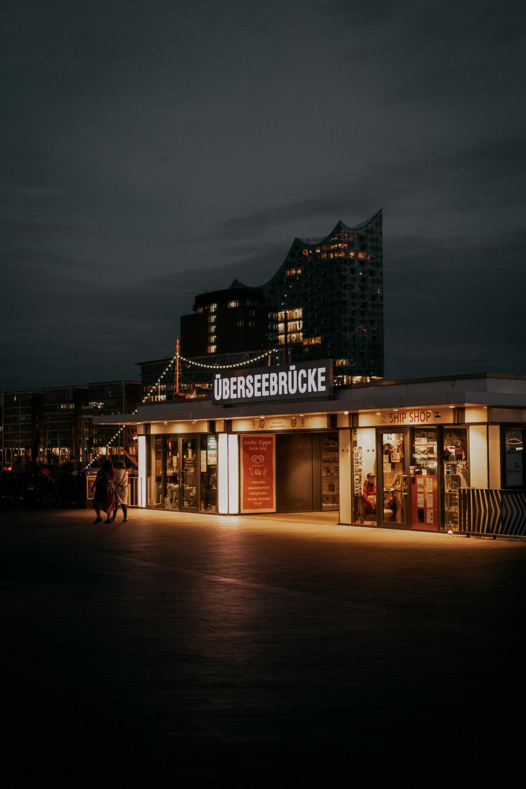 hamburg im herbst überseebrücke