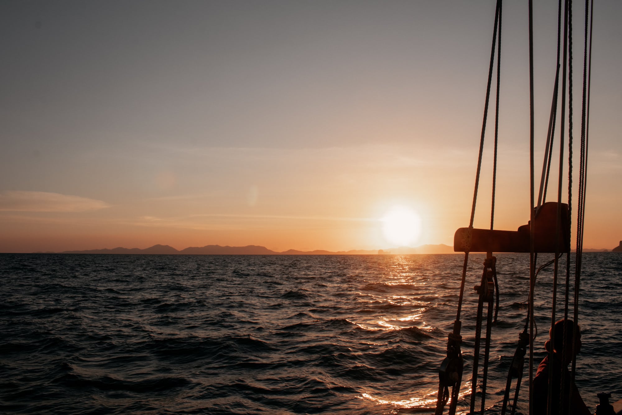 sunset törn segelschiff thailand